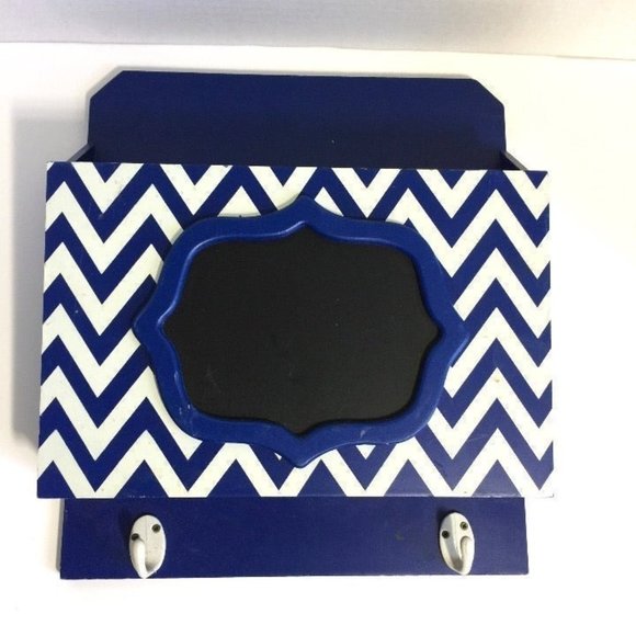 Home Accents Wall Mountable Mail Holder - Picture 12 of 12
